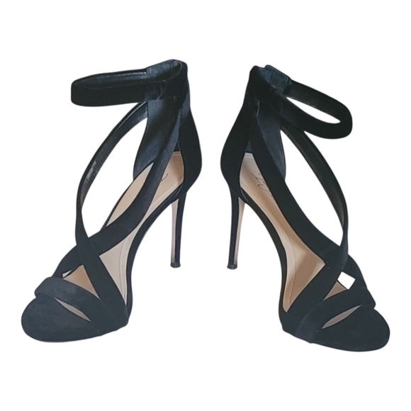 Imagine VINCE CAMUTO Devin Black Velvet Dress Sandals - Size 9.5 - Pre-owned - Picture 5 of 14